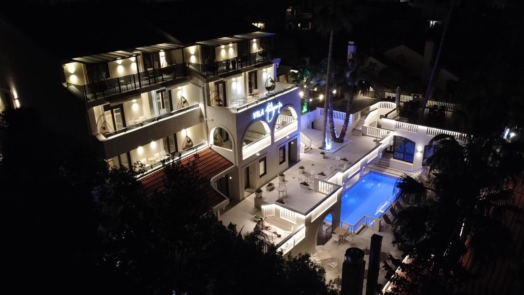 הרצג-נובי Hotel Vila Hedonija מראה חיצוני תמונה